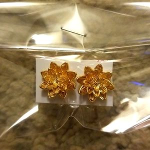 Gold plated Flower Stud Earrings